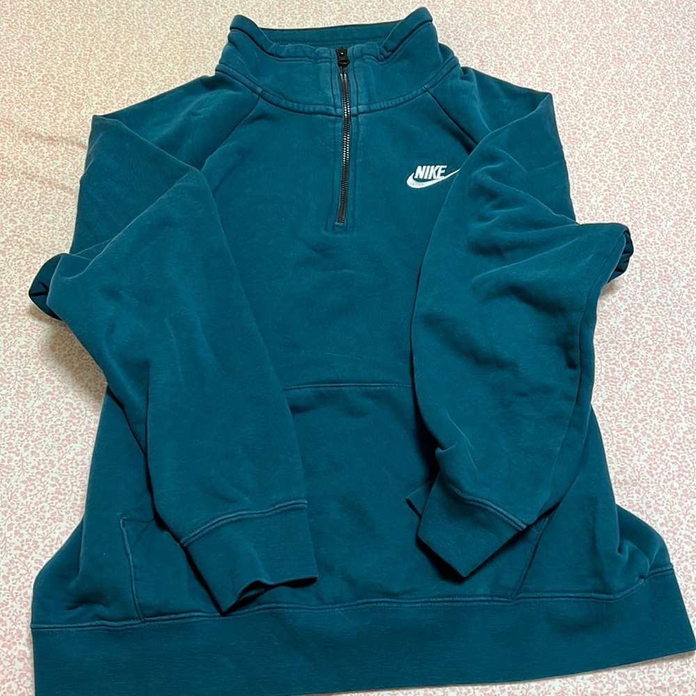 Medium Nike Zip